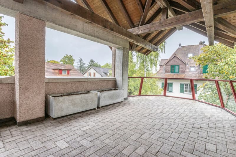 Appartement unique et lumineux avec plan d'étage individuel et deux balcons (11)