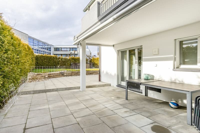 Maison individuelle détachée, moderne avec beaucoup d'espace pour vivre, les loisirs et les affaires (10)