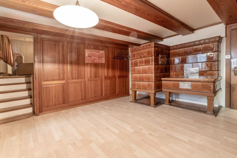 Potential-rich farmhouse with three residential units and barn (27)