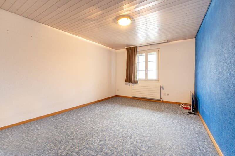 Potential-rich farmhouse with three residential units and barn (32)