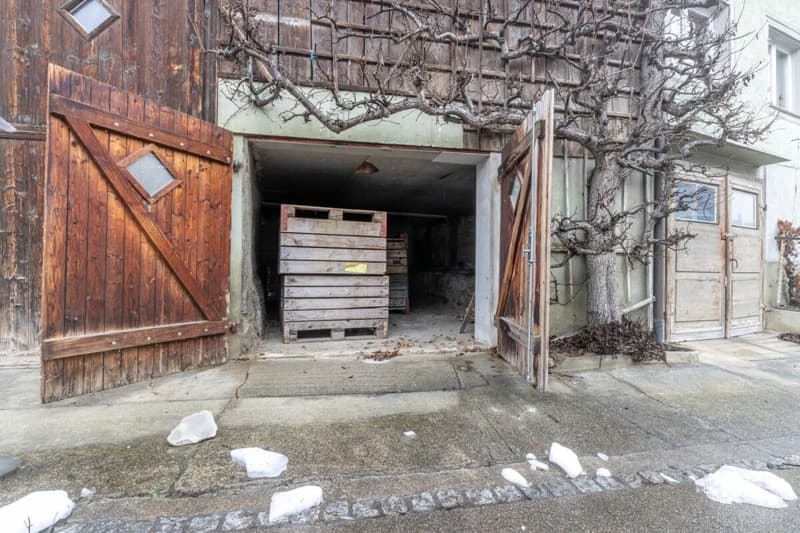 Potential-rich farmhouse with three residential units and barn (49)