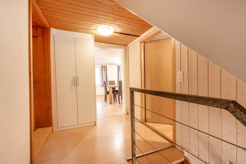 Potential-rich farmhouse with three residential units and barn (7)
