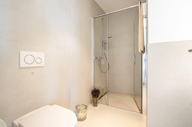 Modern 3.5-room maisonette in Minergie-P standard - rural, central & with 40m² sun terrace (12)