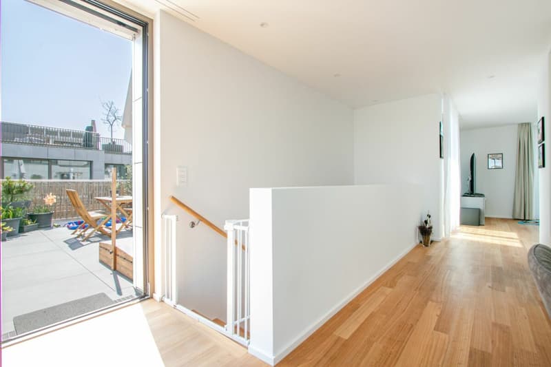 Modern 3.5-room maisonette in Minergie-P standard - rural, central & with 40m² sun terrace (6)