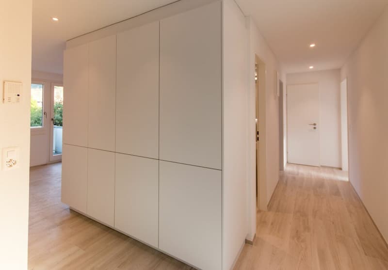Totally renovated 3.5-room apartment with garage box in a quiet cul-de-sac (4)