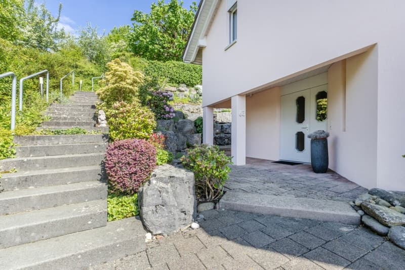 Dreamy panoramic view meets living quality - versatile single-family house in elevated location (5)