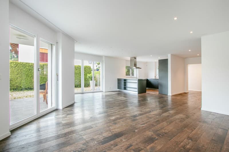 Modern and bright 6.5-room semi-detached house in a quiet location with double garage and direct house access (10)