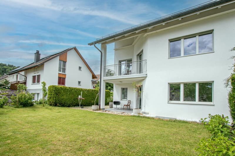 Modern and bright 6.5-room semi-detached house in a quiet location with double garage and direct house access (4)