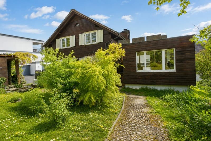 Spacious 8.5-room family house with plenty of space and potential (5)