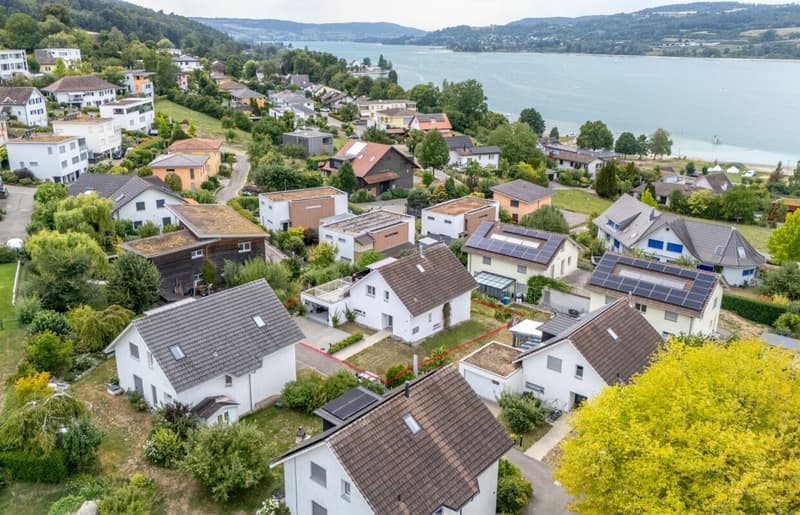 Freihstehendes 6.5-Zimmer-Einfamilienhaus mit Seesicht (1)