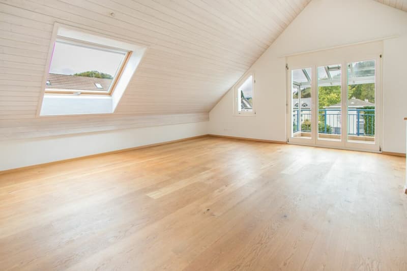 5.5-Zimmer-Dachmaisonettewohnung mit zwei Balkonen und einer Garagenbox (8)