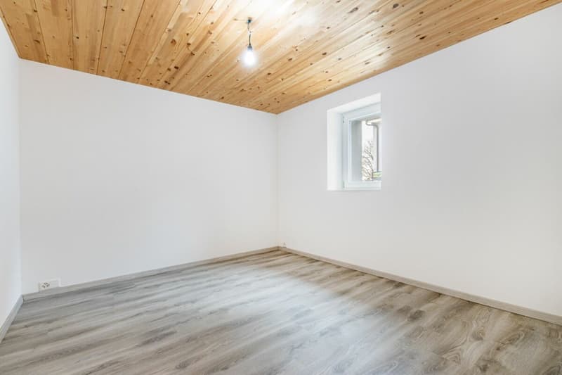 Freistehendes 7.5-Zimmer-Einfamilienhaus an zentraler Lage (8)
