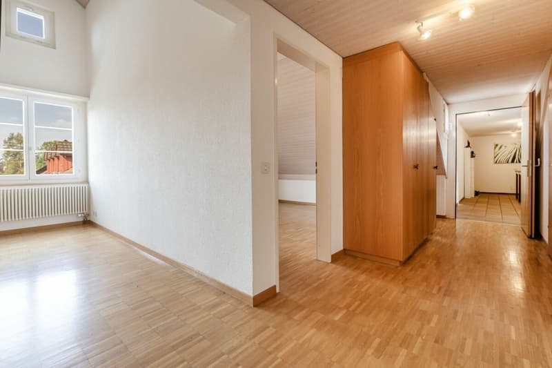 Charmante 3.5-Zimmer-Dachwohnung mit grosszügigem Gartenbereich (3)