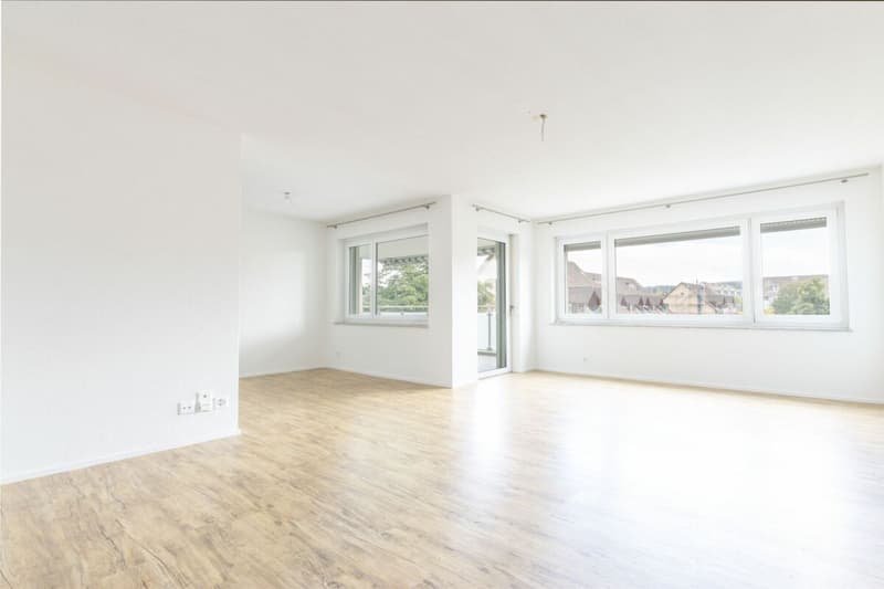 Lichtdurchflutete 4.5-Zimmer-Wohnung mit gedecktem Balkon (1)