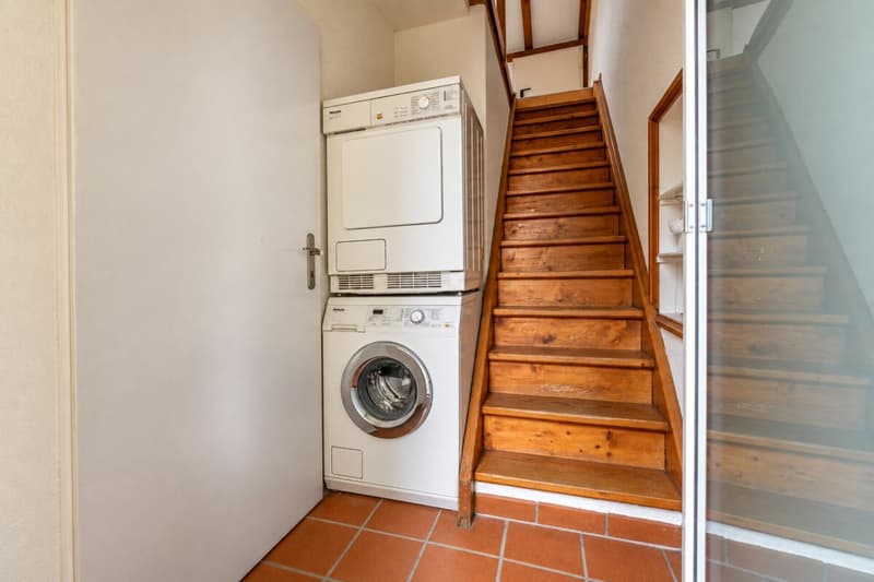 2.5-Zimmer-Maisonettewohnung mit eigenem Sitzplatz und einem Aussenparkplatz (5)