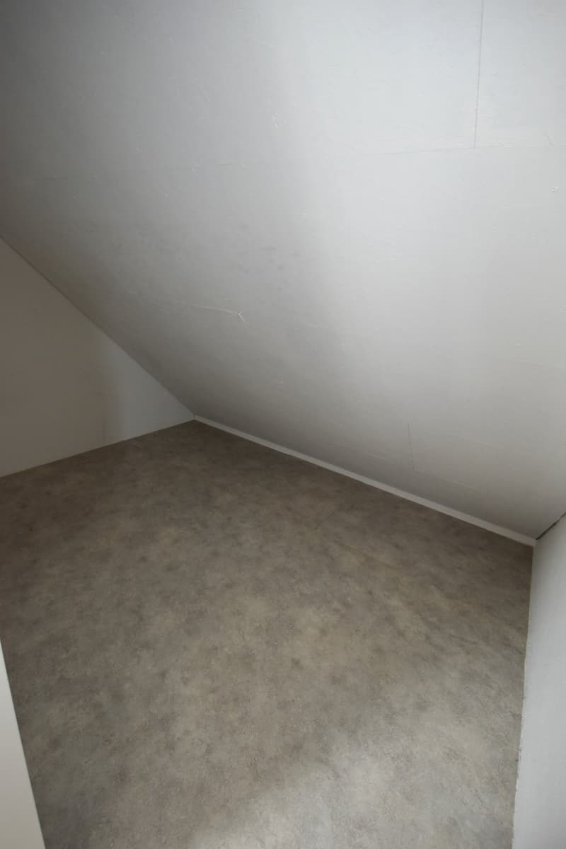 Grosszügige und lichtdurchflutete Maisonette-Wohnung mit Balkon im Eigentumsstandart (14)