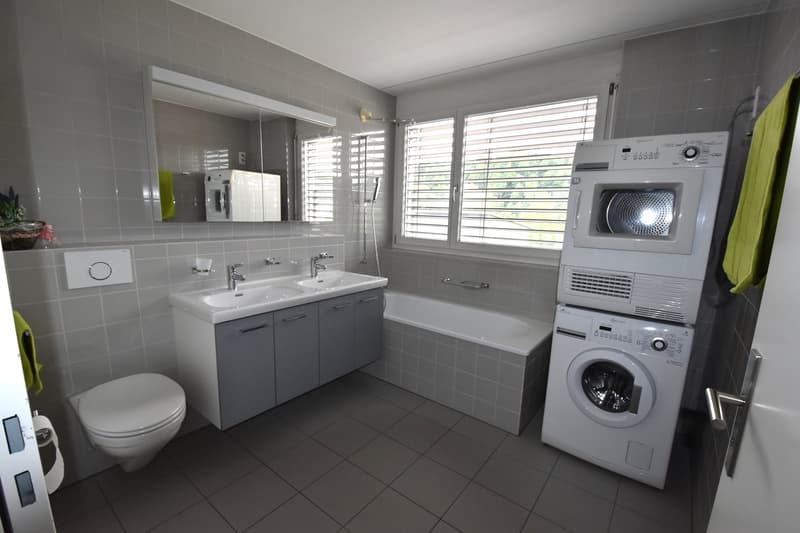 Grosszügige und lichtdurchflutete Maisonette-Wohnung mit Balkon im Eigentumsstandart (16)