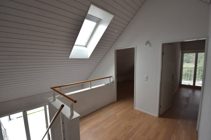 Grosszügige und lichtdurchflutete Maisonette-Wohnung mit Balkon im Eigentumsstandart (5)
