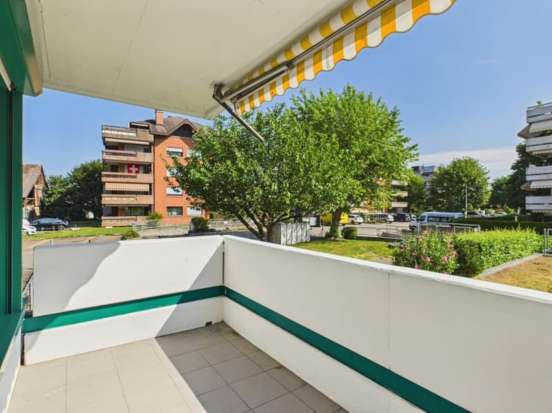 Central living, quiet residence (5)