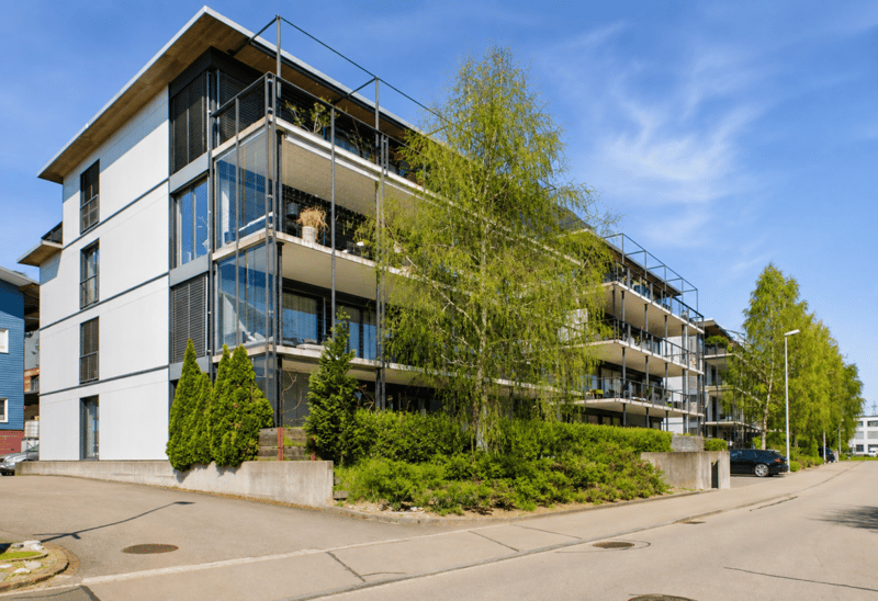 Sehr grosszügig, zentral und sonnig (7)