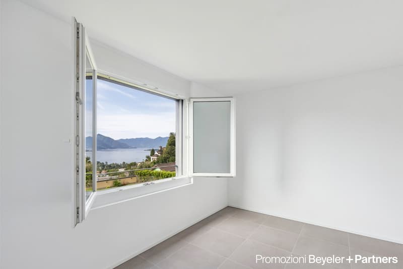 Elegante appartamento 4.5 locali con terrazza, stupenda vista sul Lago Maggiore (14)