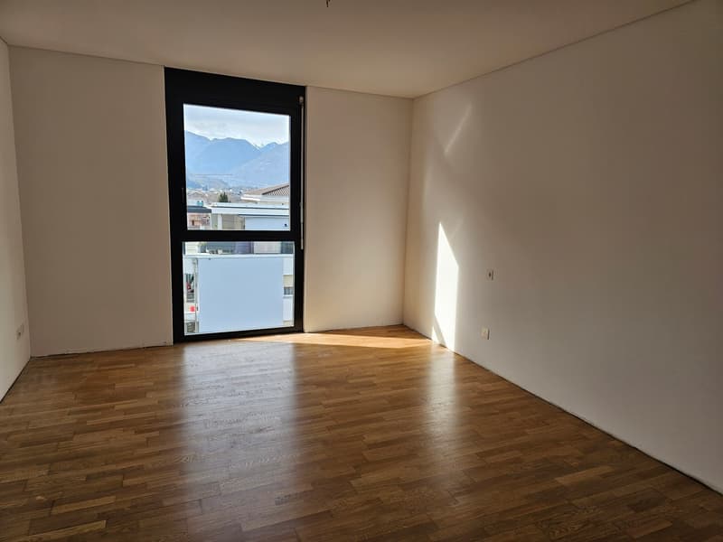 Splendido appartamento 4.5 locali con vista sulle montagne a Solduno (3)