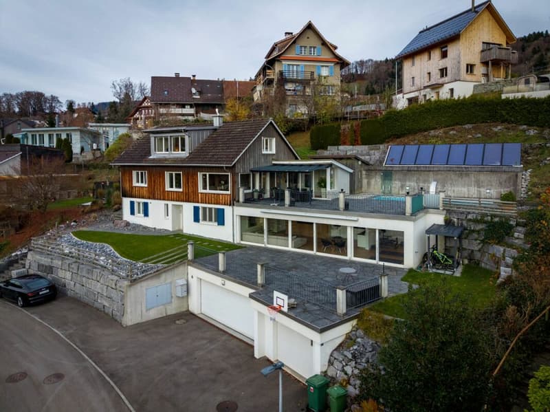 Lovingly renovated, with a view and pool (5)
