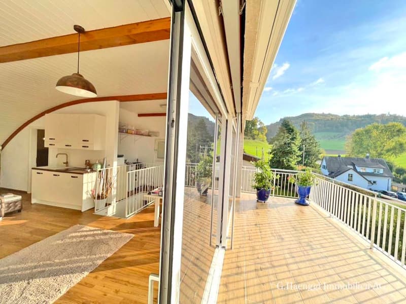 Geräumiges 6.5-Zimmer-Haus mit weiter Aussicht (11)