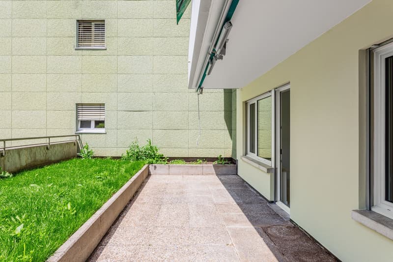 Appartement rénové de 4.0 pièces avec espace de jardin à Zürich-Altstetten (9)