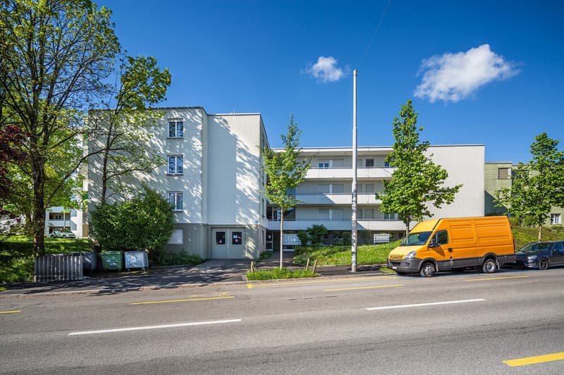 Appartement rénové de 4.0 pièces avec espace de jardin à Zürich-Altstetten (12)