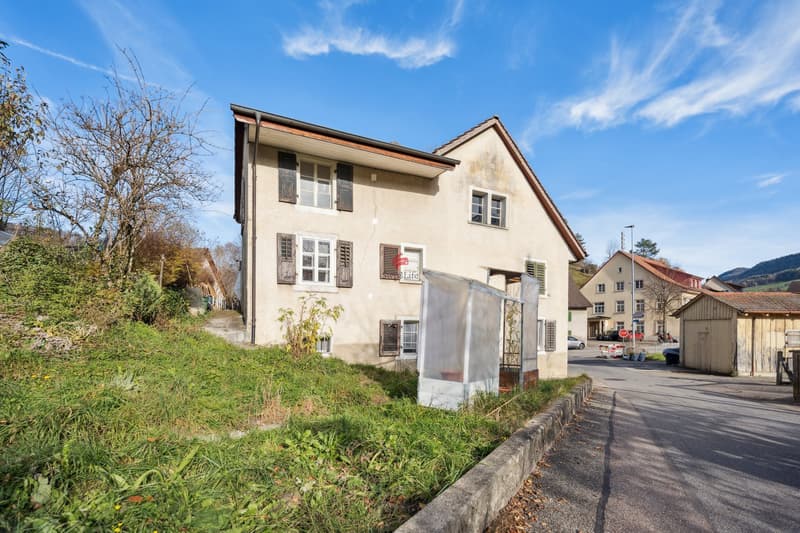Casa a due famiglie con grande potenziale di sviluppo (2)