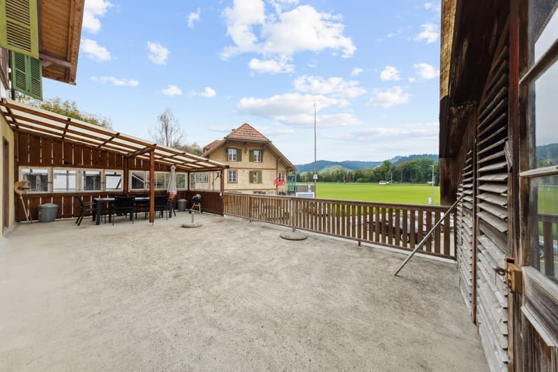 Casa attraente per più generazioni con potenziale di sviluppo (10)