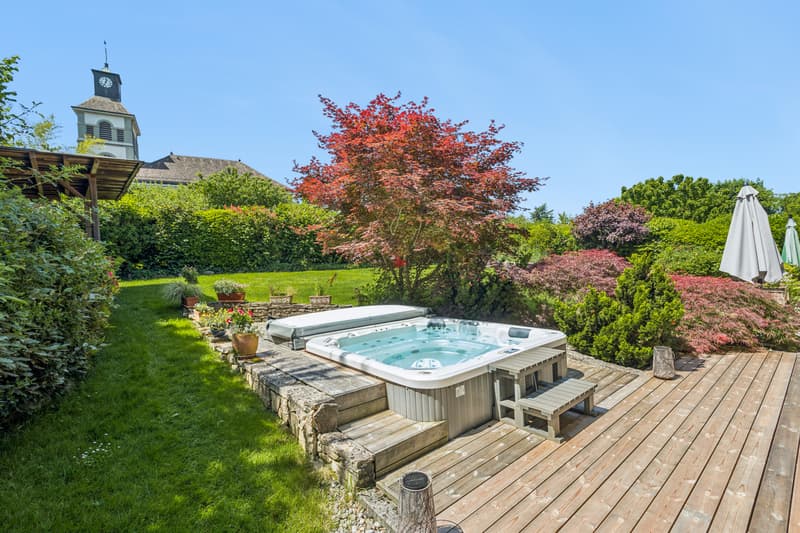 Spacious apartment in a quiet location with large garden + annex of 92 m² (2)