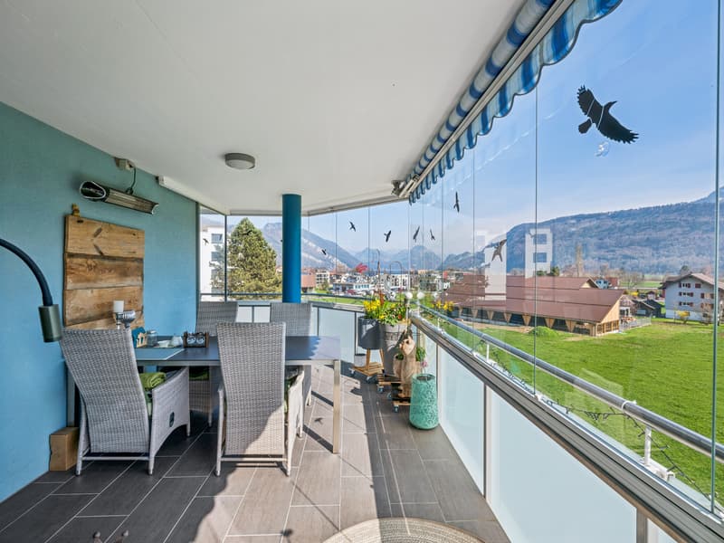 Appartement rénové avec vue panoramique sur le lac ! (2)