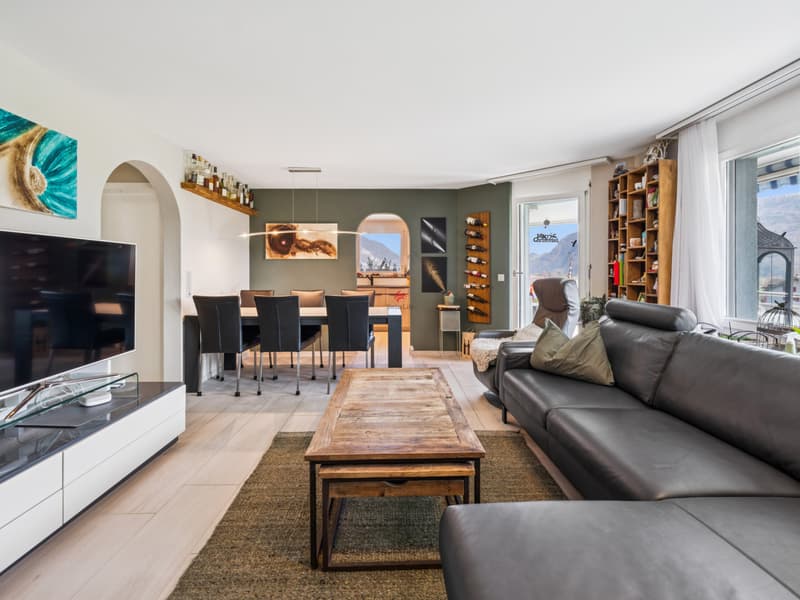 Appartement rénové avec vue panoramique sur le lac ! (3)