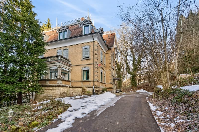 Unique Maisonette in a magnificent Art Nouveau villa (2)