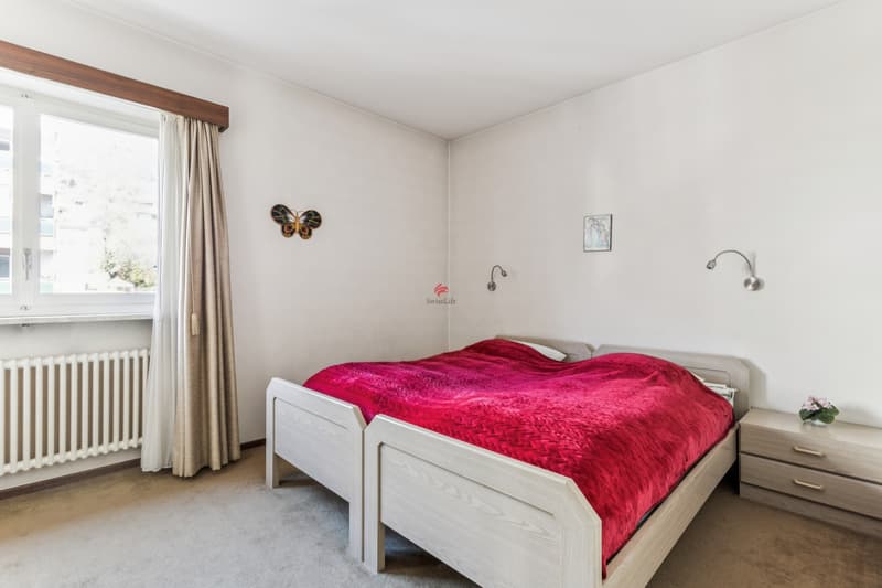 Neben dem dritten Schlafzimmer befindet sich auch die dritte Nasszelle / Accanto alla terza camera da letto c'è anche il terzo bagno