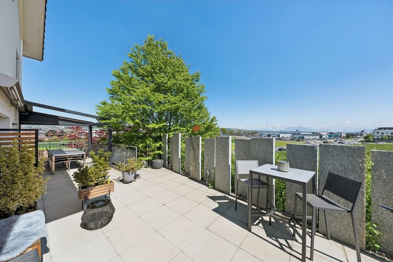 Panoramic semi-detached house with lake and mountain views (12)