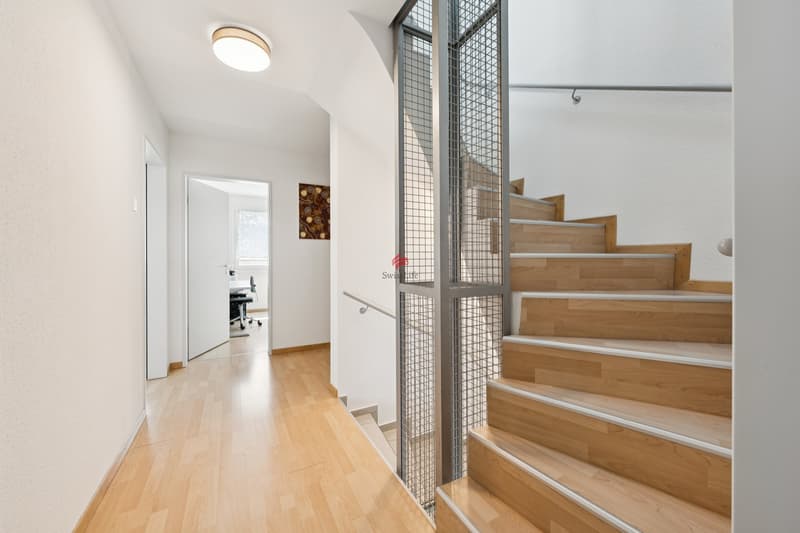 Panoramic semi-detached house with lake and mountain views (7)