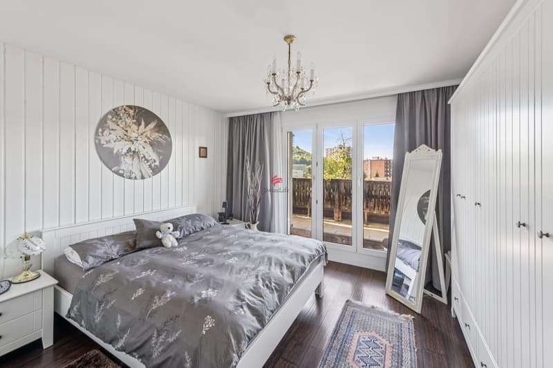 Attic apartment with large roof terrace and panoramic view in quiet location of Lenzburg (6)