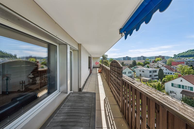 Attic apartment with large roof terrace and panoramic view in quiet location of Lenzburg (12)