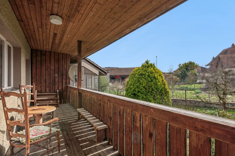 Single-family house with 3 residential units (9)