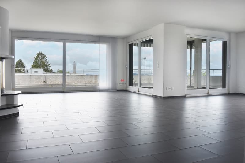 Modern elegance with a view of the green (2)