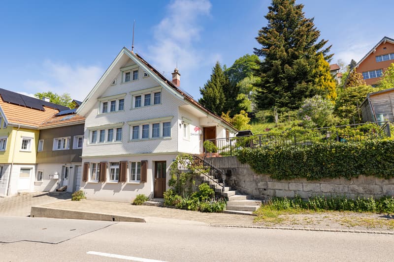 Charming Appenzeller cottage with great potential (3)