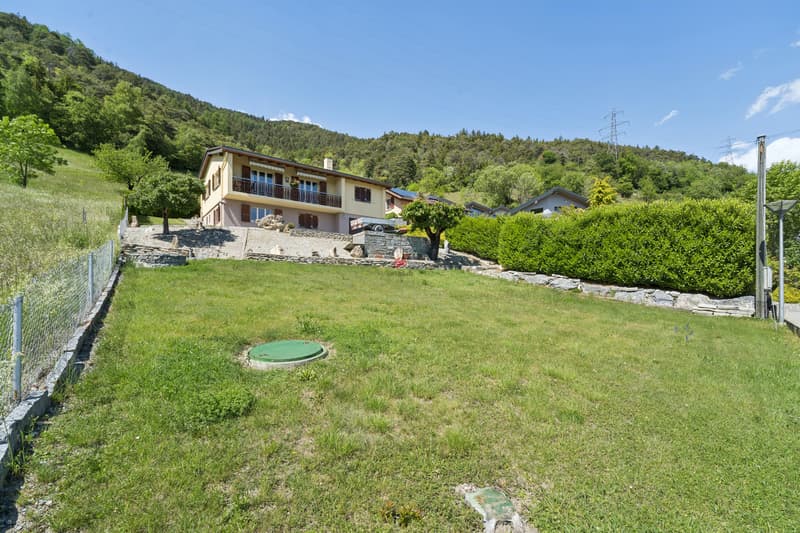 Family house with garden in Hauts-de-Conthey (1)