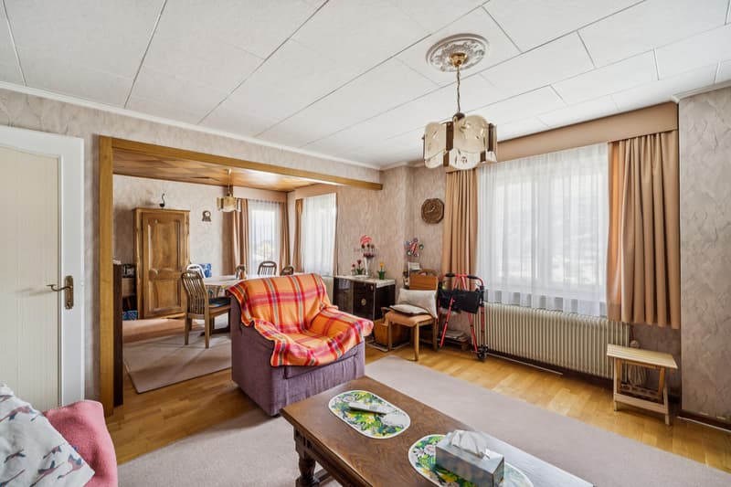 Village house with 6 apartments and 10 parking spaces with barn (4)