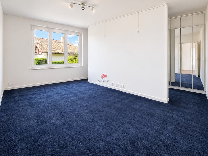 Apartment with a lake view to transform according to your dreams! (13)