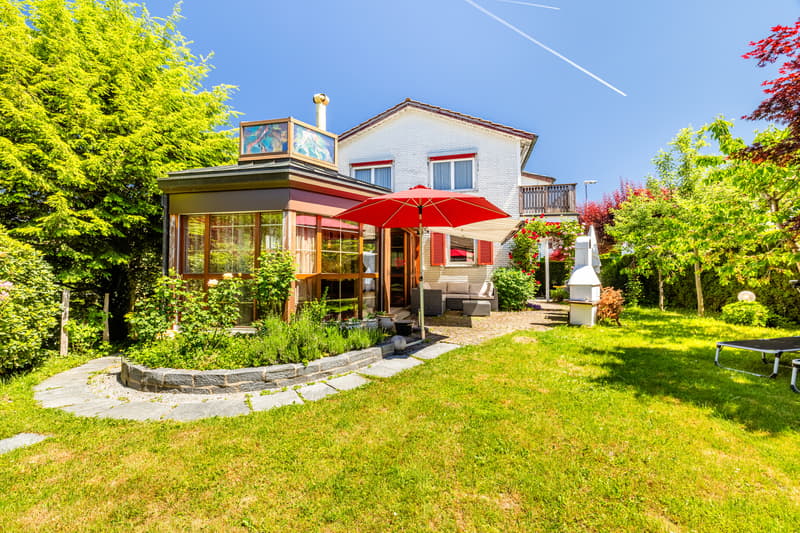 City meets nature - semi-detached house with unique garden idyll (1)