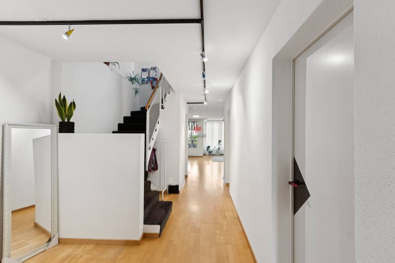 Penthouse Maisonette with a Far-Reaching View and Sunny Location (5)