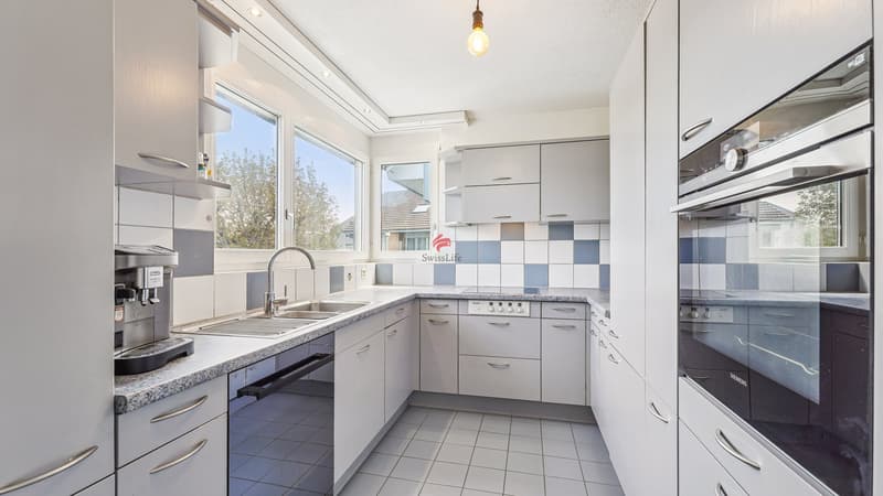Ambiance maison dans une maison : grande maisonnette avec 3 balcons et galerie ouverte (4)